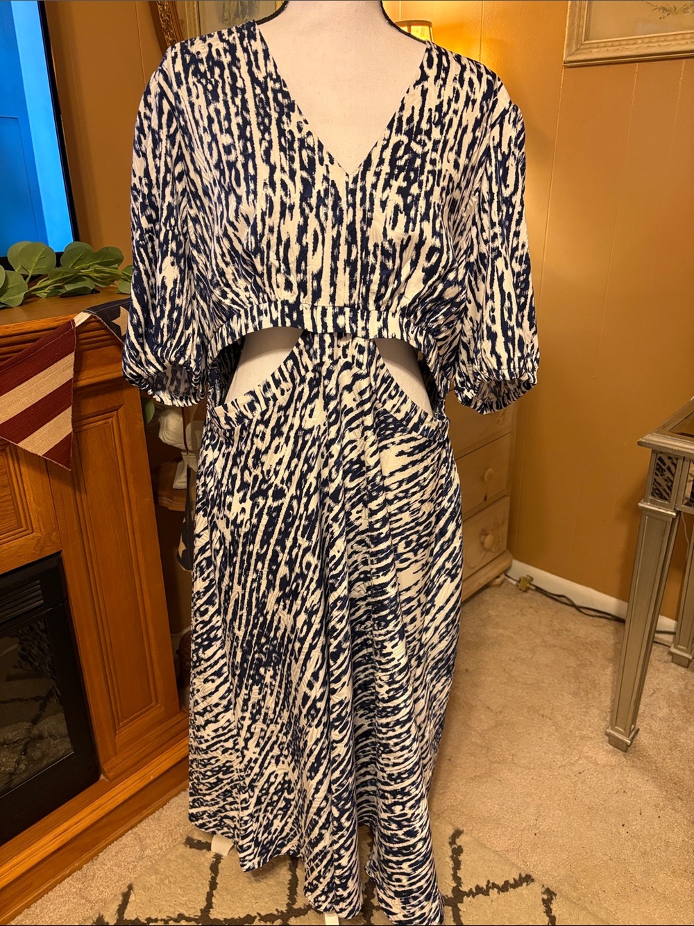 sofia by sofia vergara Navy and White Printed Cutout Maxi Dress